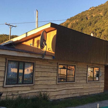 Puesto Canogas Hostal Villa O'Higgins Buitenkant foto